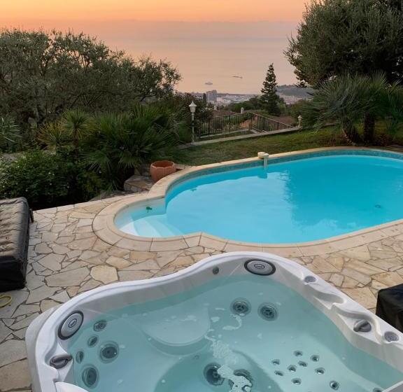 مبيت وإفطار Monte Carlo View And Spa