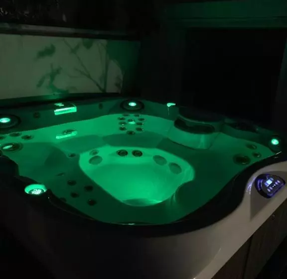 تختخواب و صبحانه Monte Carlo View And Spa