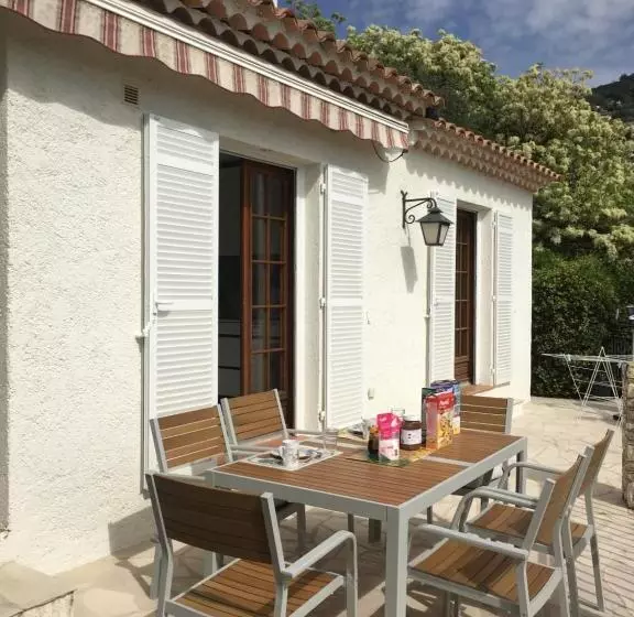 تختخواب و صبحانه Monte Carlo View And Spa