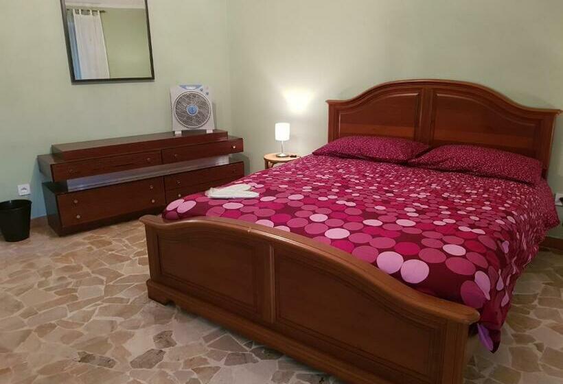 تختخواب و صبحانه Una Volta Anticamente