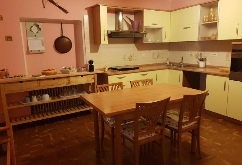 تختخواب و صبحانه Una Volta Anticamente