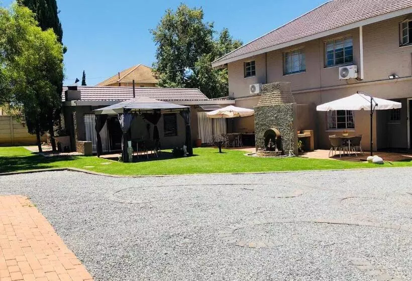 Majatalo Modern Goldfields Apartments