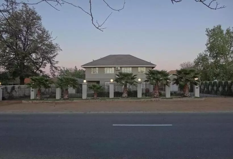 Majatalo Modern Goldfields Apartments