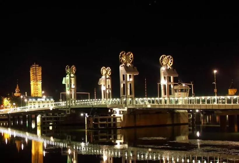 Aamiaismajoitus (B&B) De Zevenster Gevestigd Aan De Winkelstraat