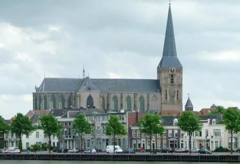 Aamiaismajoitus (B&B) De Zevenster Gevestigd Aan De Winkelstraat