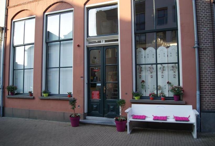 مبيت وإفطار De Zevenster Gevestigd Aan De Winkelstraat