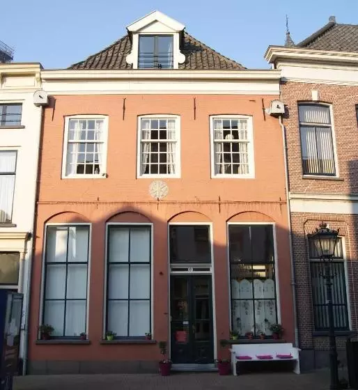 Aamiaismajoitus (B&B) De Zevenster Gevestigd Aan De Winkelstraat