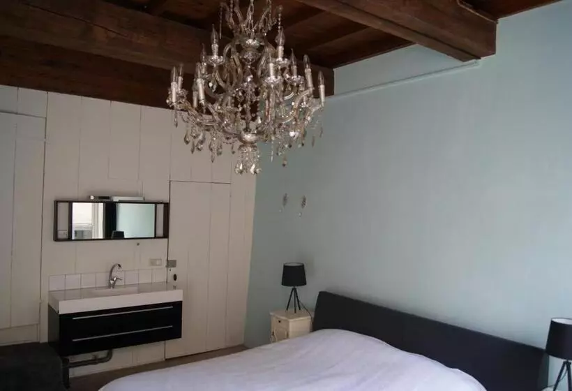 Aamiaismajoitus (B&B) De Zevenster Gevestigd Aan De Winkelstraat