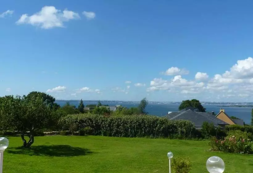 Aamiaismajoitus (B&B) Gite Des Confitures à Lanvéoc Crozon