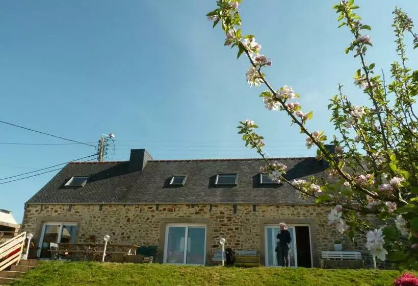 Aamiaismajoitus (B&B) Gite Des Confitures à Lanvéoc Crozon
