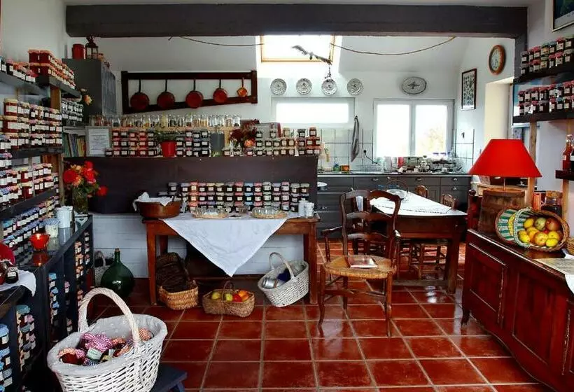 Aamiaismajoitus (B&B) Gite Des Confitures à Lanvéoc Crozon