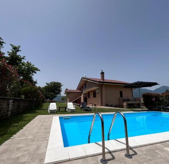 تختخواب و صبحانه Villa Amalia