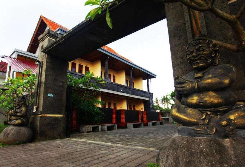 پانسیون Arsuma Guest House