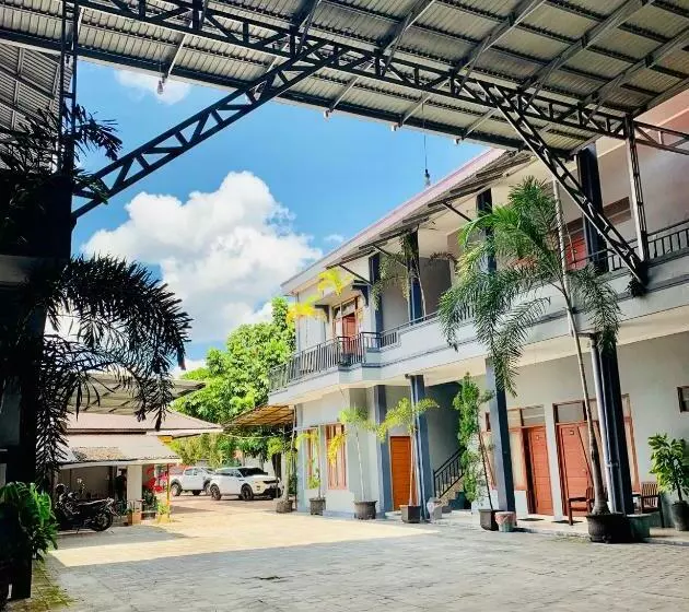 Majatalo Sola Gracia Guest House & Kost