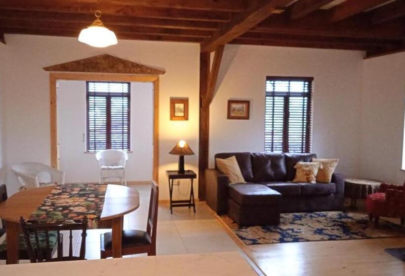 مبيت وإفطار Fleur Bleue & The Timber Frame