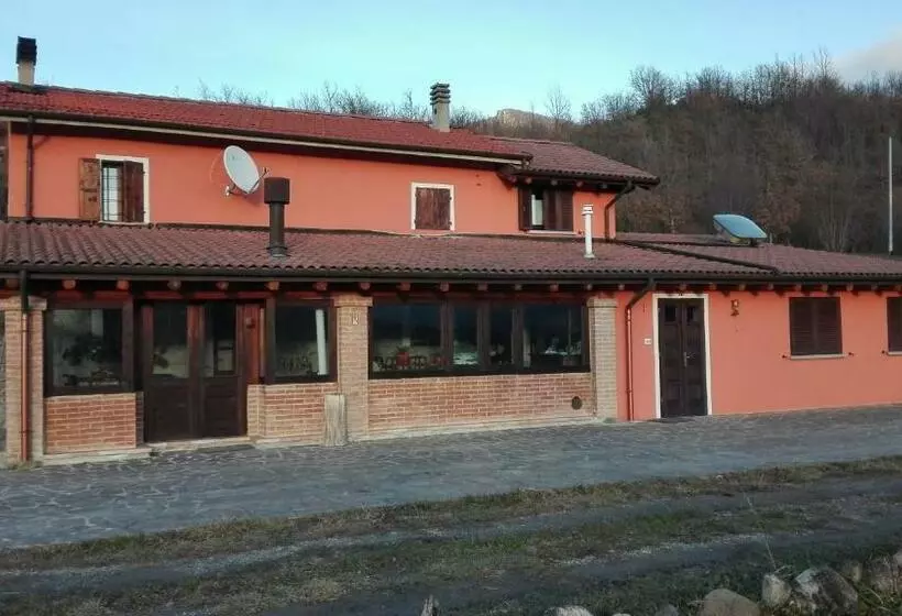 ベッドアンドブレックファースト Prati Dei Campassi