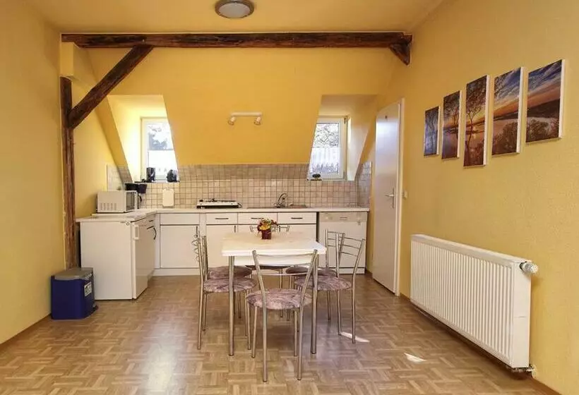 Hotelli Gaststätte Und Pension Felsenthal