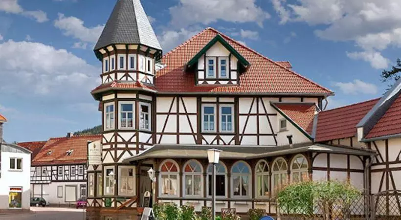 Hotelli Gaststätte Und Pension Felsenthal