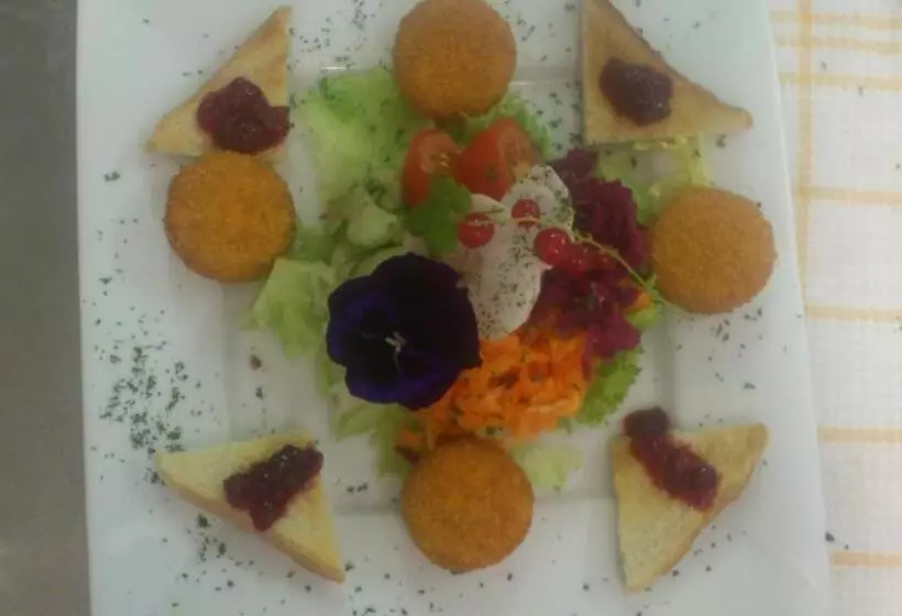 Hotelli Gaststätte Und Pension Felsenthal