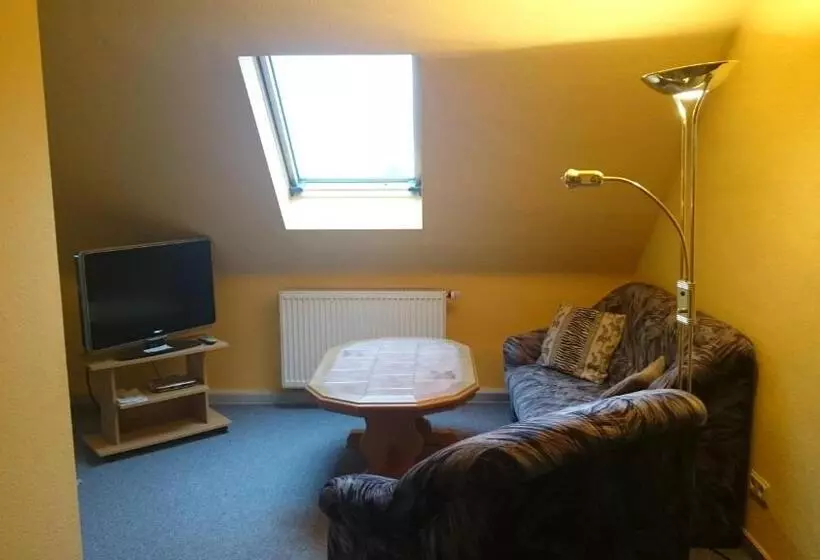 Hotelli Gaststätte Und Pension Felsenthal