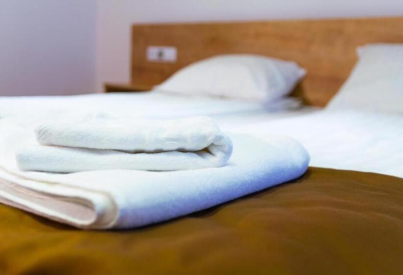 پانسیون 4rooms Central Sibiu