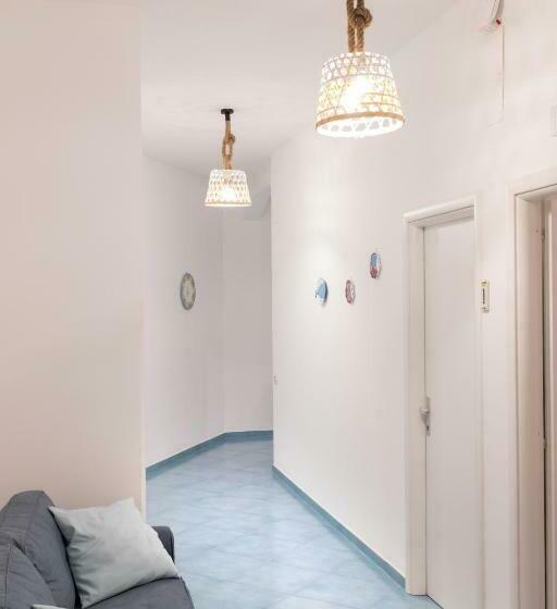 تختخواب و صبحانه Ad Maiora