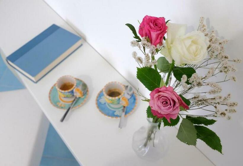 تختخواب و صبحانه Ad Maiora