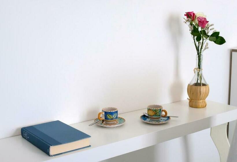 تختخواب و صبحانه Ad Maiora