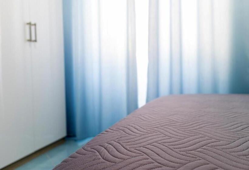 تختخواب و صبحانه Ad Maiora