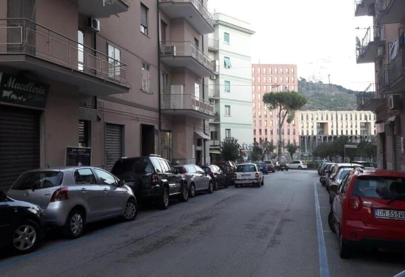 تختخواب و صبحانه Ad Maiora