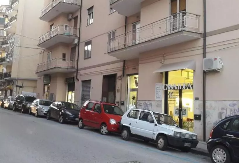 تختخواب و صبحانه Ad Maiora