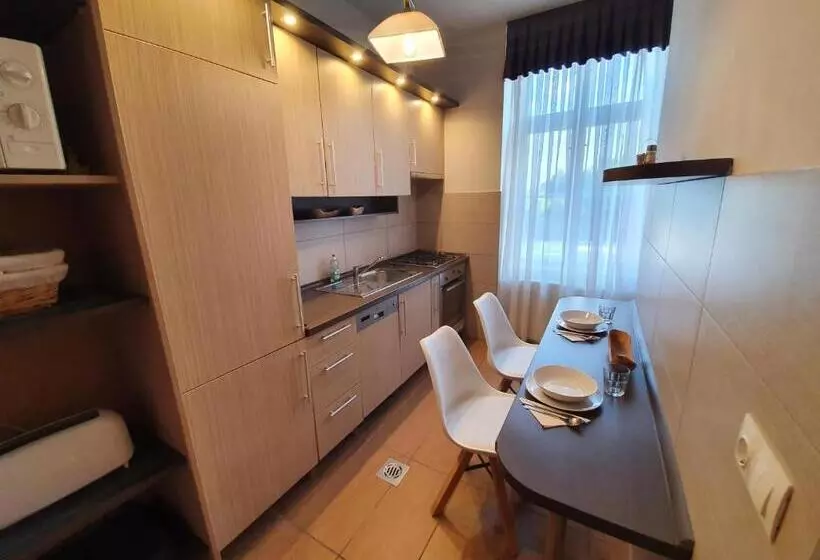 Aamiaismajoitus (B&B) Deák Panzió