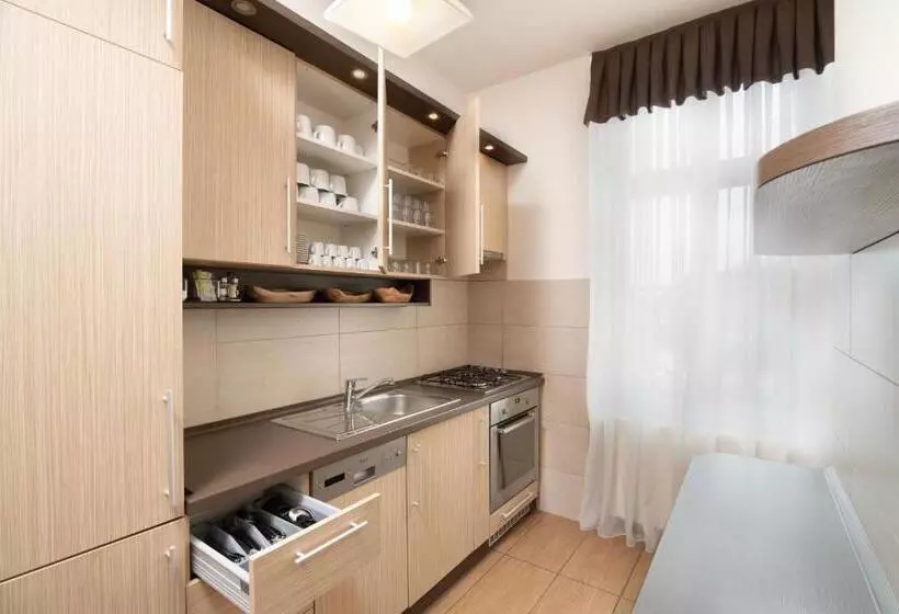 Aamiaismajoitus (B&B) Deák Panzió