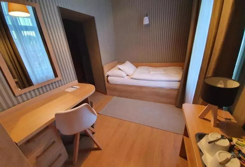 Aamiaismajoitus (B&B) Deák Panzió