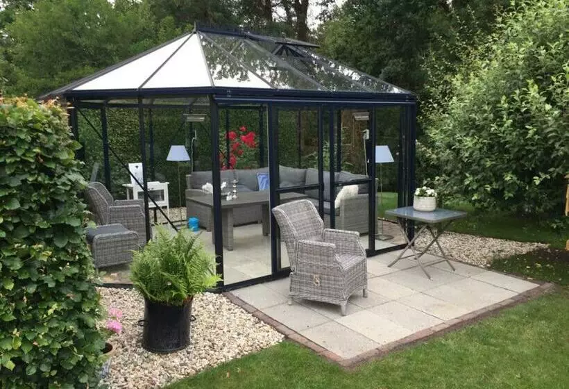 Aamiaismajoitus (B&B) De Tuinkamer