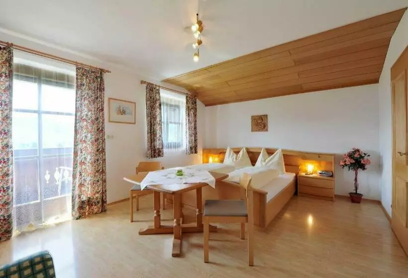 ペンション Haus Goldeggblick