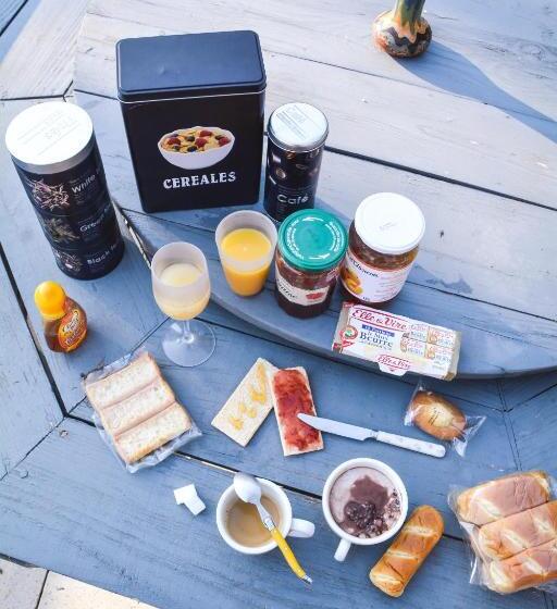 ペンション La Yourte De Nîmes, Spa , Jacuzzi Chalet Logement Insolite