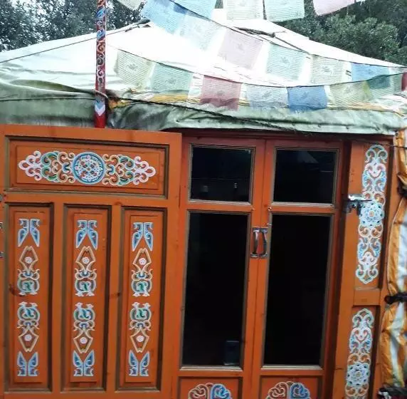 Majatalo La Yourte De Nîmes, Spa , Jacuzzi Chalet Logement Insolite