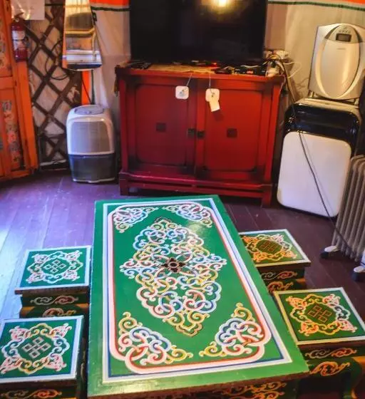 Majatalo La Yourte De Nîmes, Spa , Jacuzzi Chalet Logement Insolite