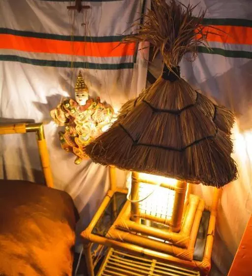 Majatalo La Yourte De Nîmes, Spa , Jacuzzi Chalet Logement Insolite