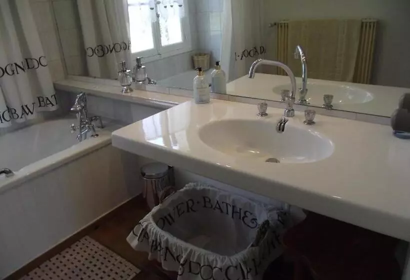 ベッドアンドブレックファースト Les Portes Des Froises