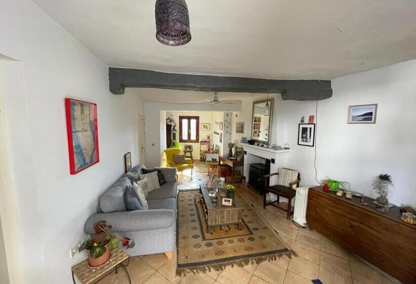 צימר Salvatierra Guest House