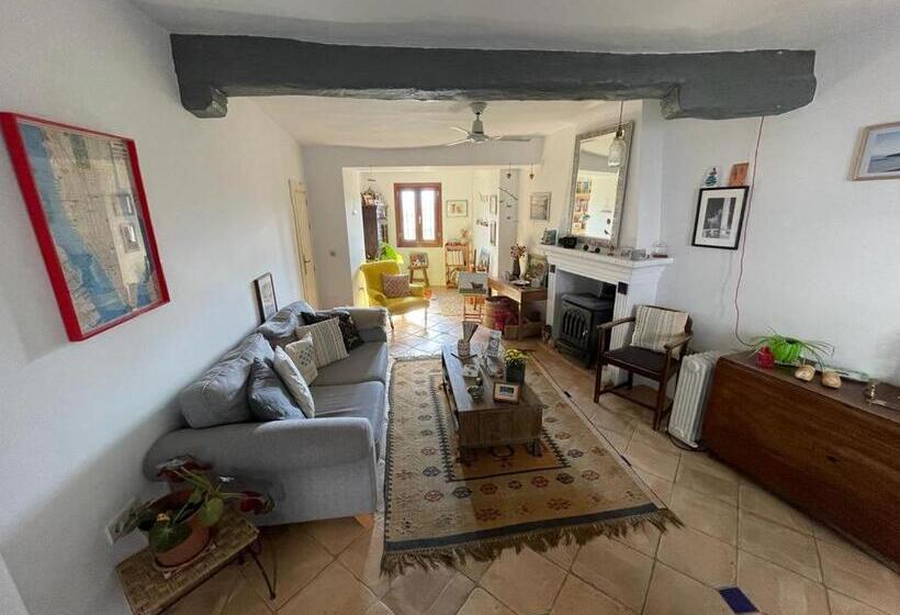 צימר Salvatierra Guest House