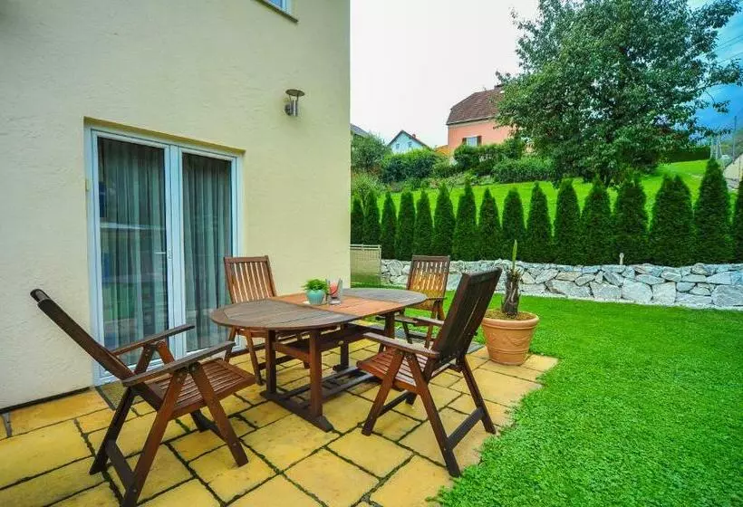 Majatalo Ferienwohnung Regina