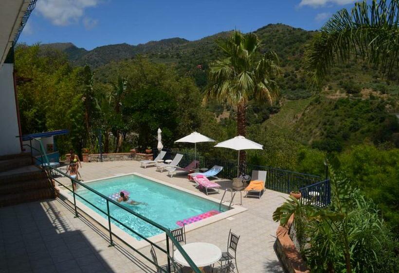 צימר Alcantara Natura Country House