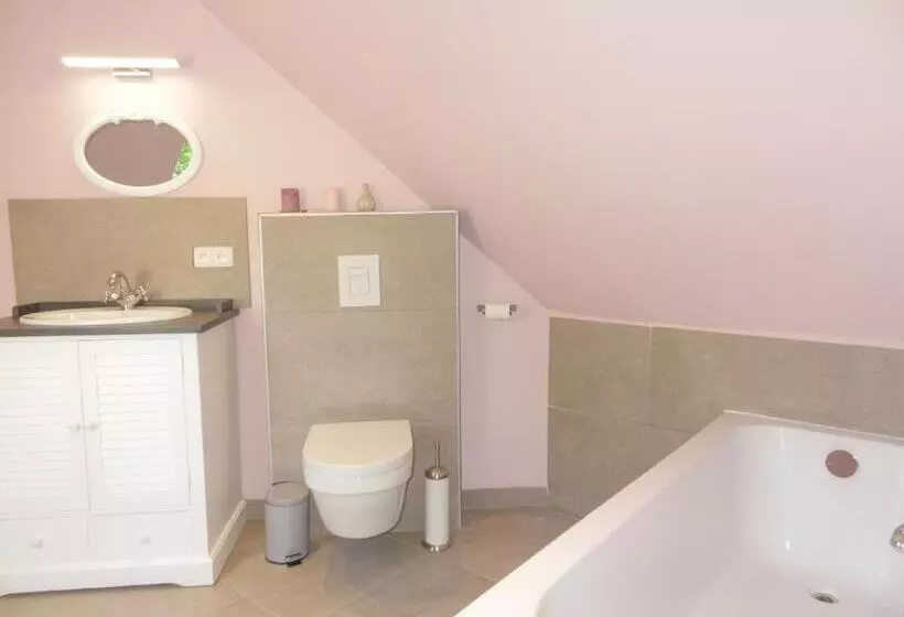 Aamiaismajoitus (B&B) Le Chateau Des Eglantines