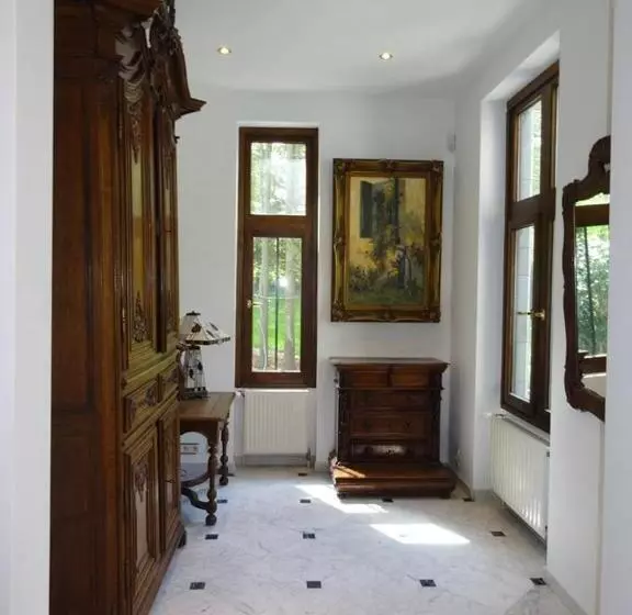 Aamiaismajoitus (B&B) Le Chateau Des Eglantines