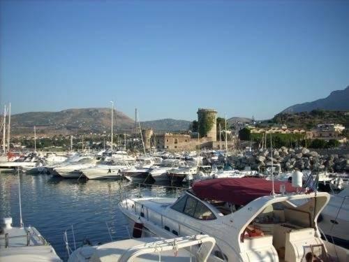 تختخواب و صبحانه Le Tre Caravelle