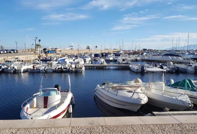 تختخواب و صبحانه Le Tre Caravelle