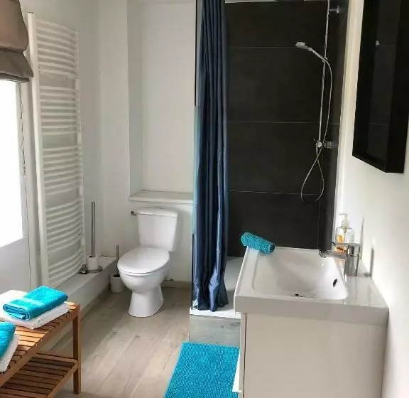 ベッドアンドブレックファースト Les Lucioles